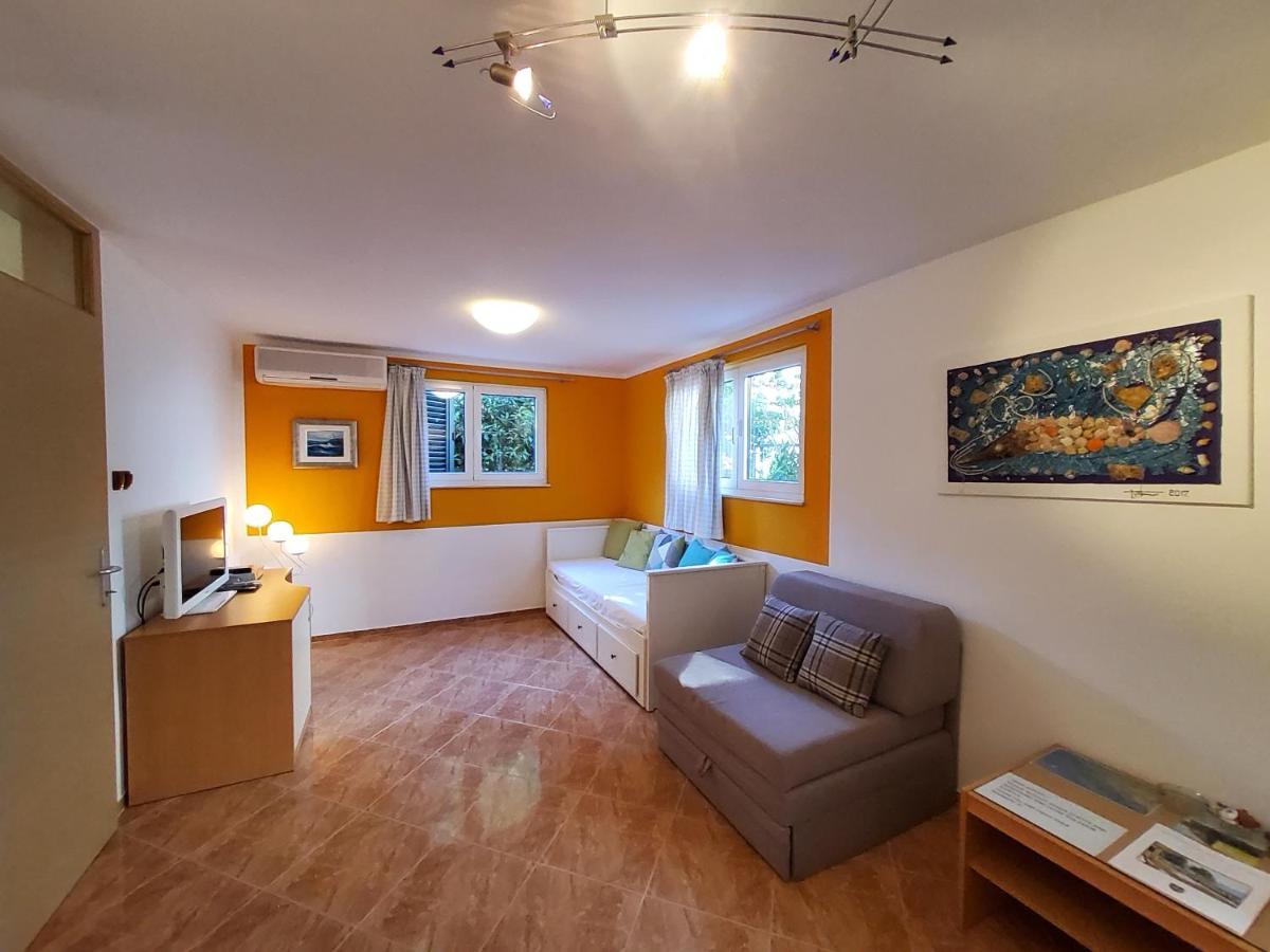 Apartments Petra I Karlo Turanj Cameră foto