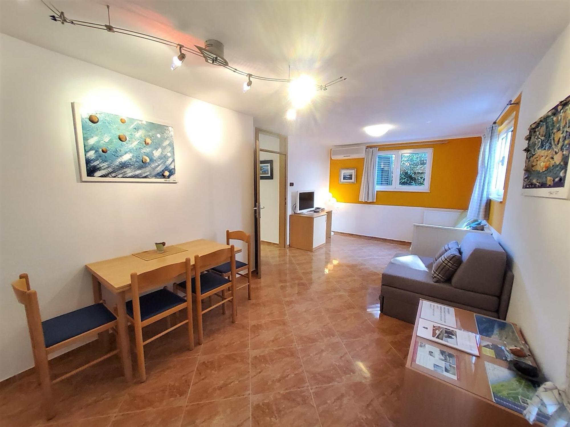 Apartments Petra I Karlo Turanj Cameră foto